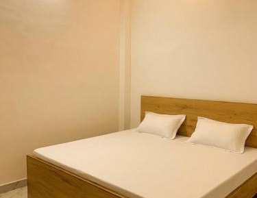 Single Room with Private Bathroom
