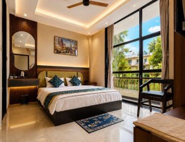 King Room with Balcony