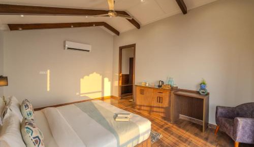 Deluxe Double Room with Balcony