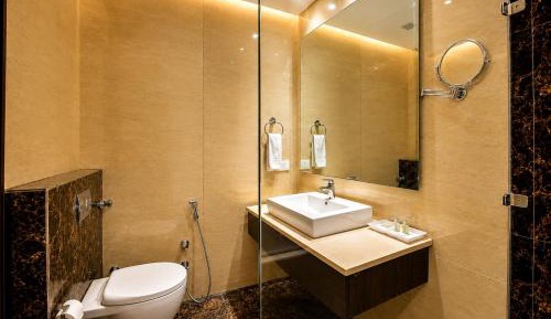 Deluxe Room (2 Adults + 1 Child)