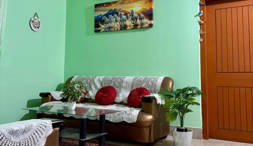 Two-Bedroom Deluxe Apartment with Balcony