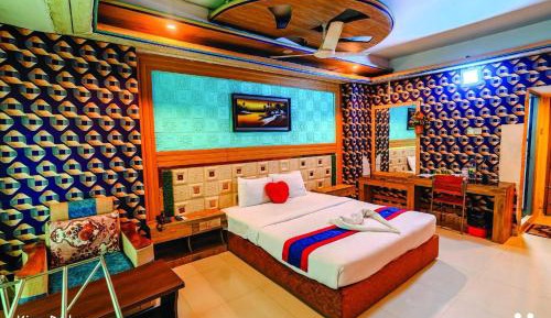 Deluxe King Room