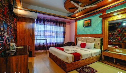 Deluxe Queen Room