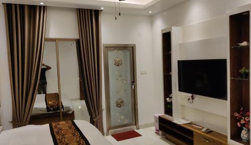 Queen Room