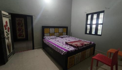 Basic Triple Room with Shared Bathroom