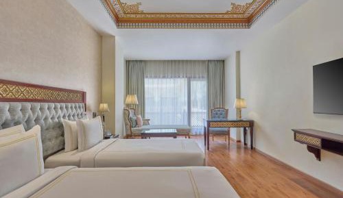 Royal Club Twin Room with Sofa Bed and Balcony