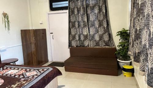 Deluxe Room (2 Adults + 1 Child)