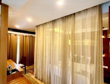Suite with Lake View