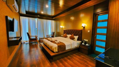 Superior King Room
