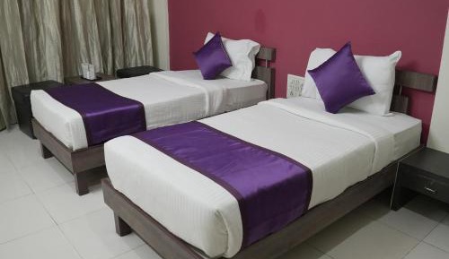 Deluxe Double Room (2 Adults + 1 Child)