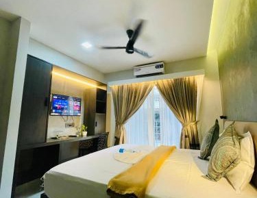 Deluxe Queen Room