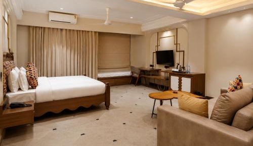 Luxury Lake View Suite with balcony