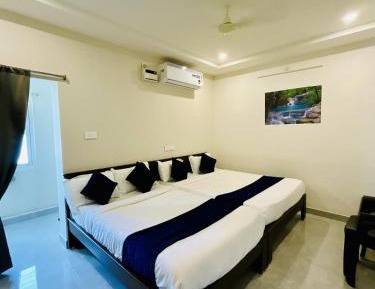 Superior Queen Room with Two Queen Beds