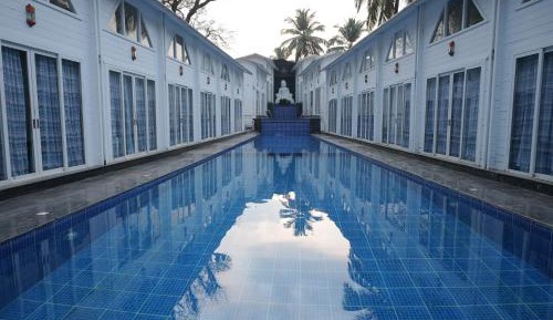 King Room with Pool View