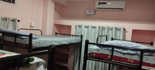 6-Bed Mixed Dormitory Room