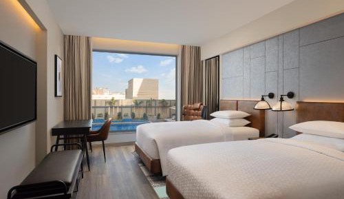 Deluxe Room 2 Double, Poolside View