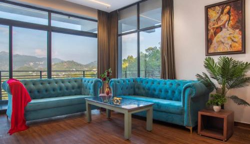 Apartment with Mountain View
