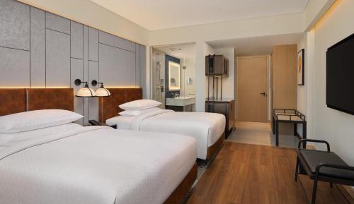 Deluxe Room, 2 Double, City View