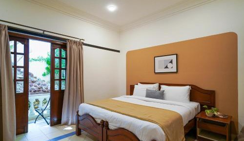 Deluxe Queen Room