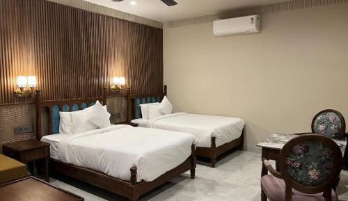 Junior Suite with Pool View