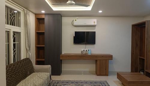 Deluxe King Suite