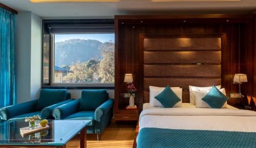 Deluxe Room With Balcony and Bathtub (No View)