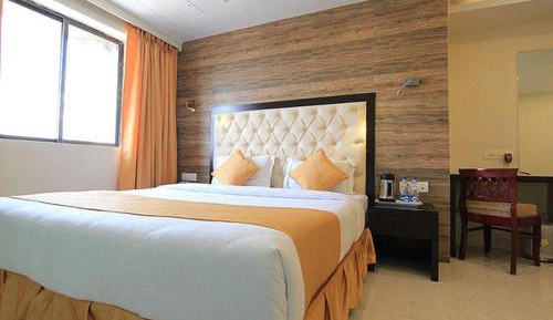 PREMIUM SUITE ROOM