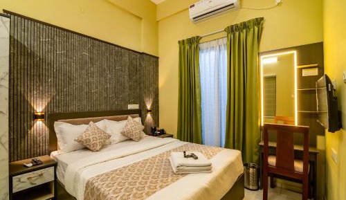 Deluxe Queen Room