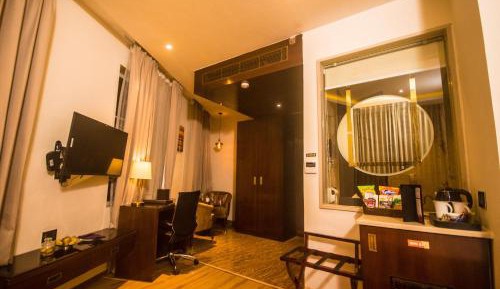 Suite Room -Enjoy Happy Hour 1+1 mocktail timing-11am-7pm