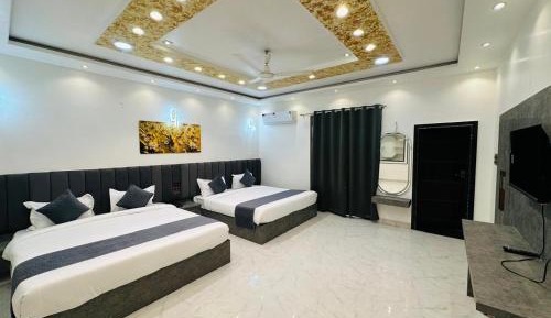 Deluxe Family Room