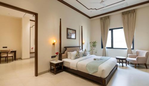  Superior Quad Room with Bathtub