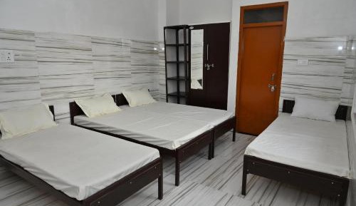 Twin Room with Private Bathroom