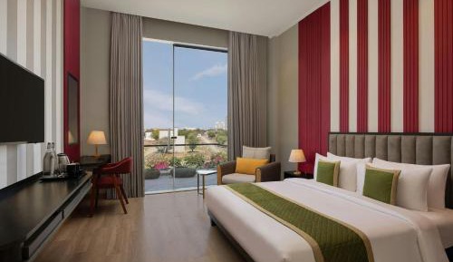 Winter Green Premium King Room with Garden View