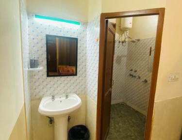 4-Bed Mixed Dormitory Room