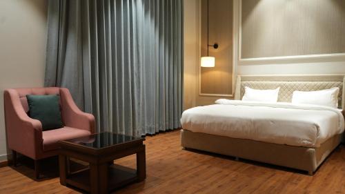 Superior King Room