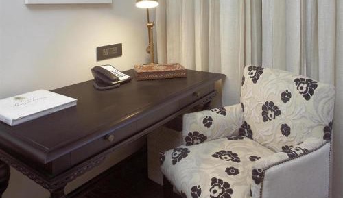 Deluxe Room King (Non Smoking): 2 complimentarycraft beers or signature cocktail at Anjum per room per stay, Happy Hours (Buy 1 Get 1) at Anjum Bar on Select beverages, 20% off on F&B and Laundry // Set dinner for couple at Zarin @ INR 5000 ++ 