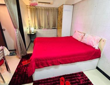 Deluxe One-Bedroom Apartment