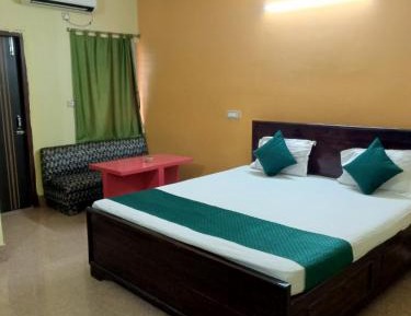 Deluxe Double Room (2 Adults + 1 Child)