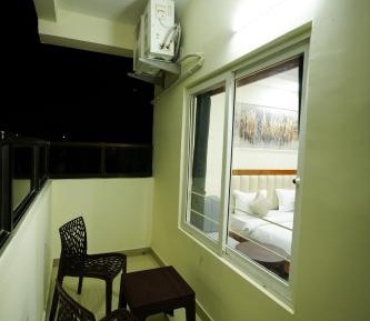 Deluxe King Suite