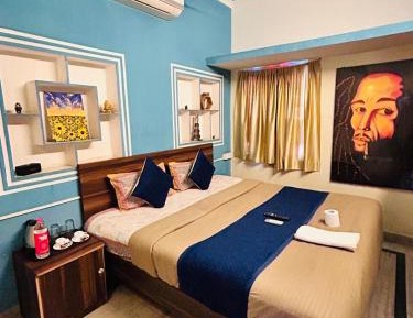 Standard Double Room with Shared Bathroom
