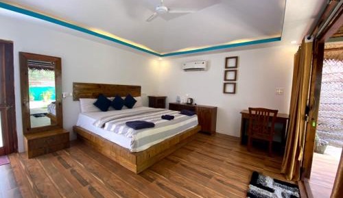 Deluxe Suite with Sea View