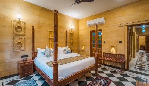 Deluxe King Room