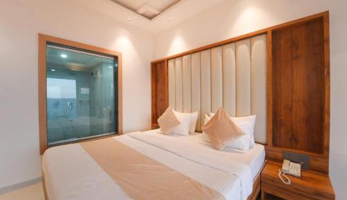 Suite with Mountain View
