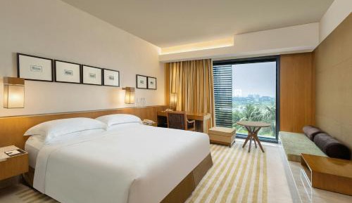 Room with King Bed or Queen Bed