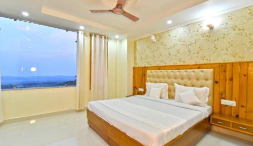 Deluxe King Suite