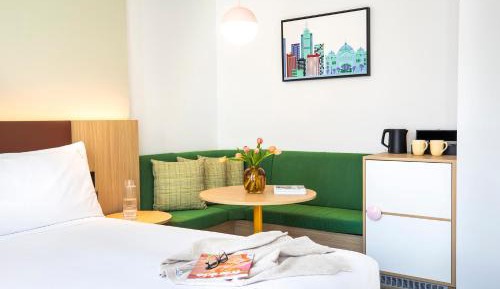 Corner King Room