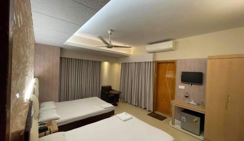 Deluxe Queen Room with Two Queen Beds