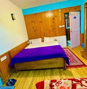 Suite with Mountain View