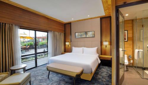 Junior Suite with Club Access