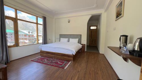 King Room with Balcony
